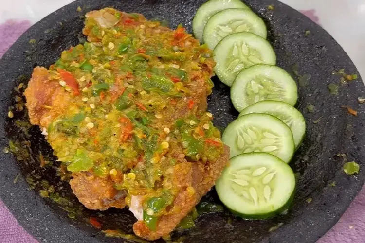 Ayam Geprek Sambal Ijo